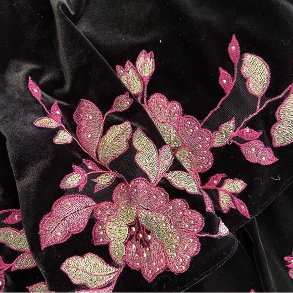 Ellie Wilde Mon Cheri Velvet Floral Gown Size 4 EW117118 $558.00 - Picture 14 of 16